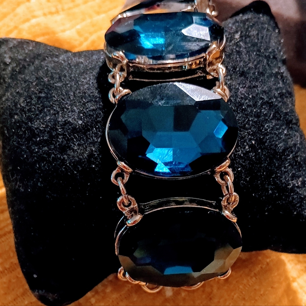 Vintage Dark Blue Glass design pattern stone 7-7.5  inch bracelet